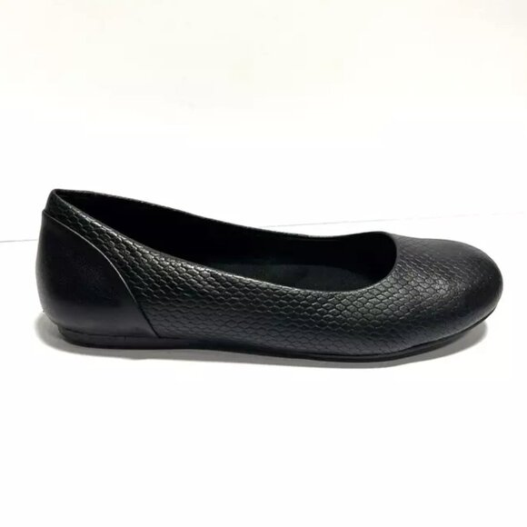 SoftWalk Women's Sonoma, Black Ballet Flats, Size 8.5 M